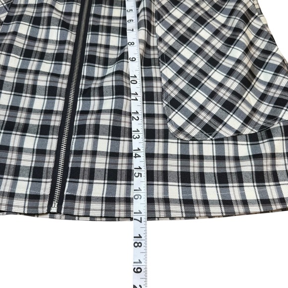 Plaid Mini Skirt Retro Y2K Style 2X Buckle Front Pockets Black Gray White - Picture 5 of 7